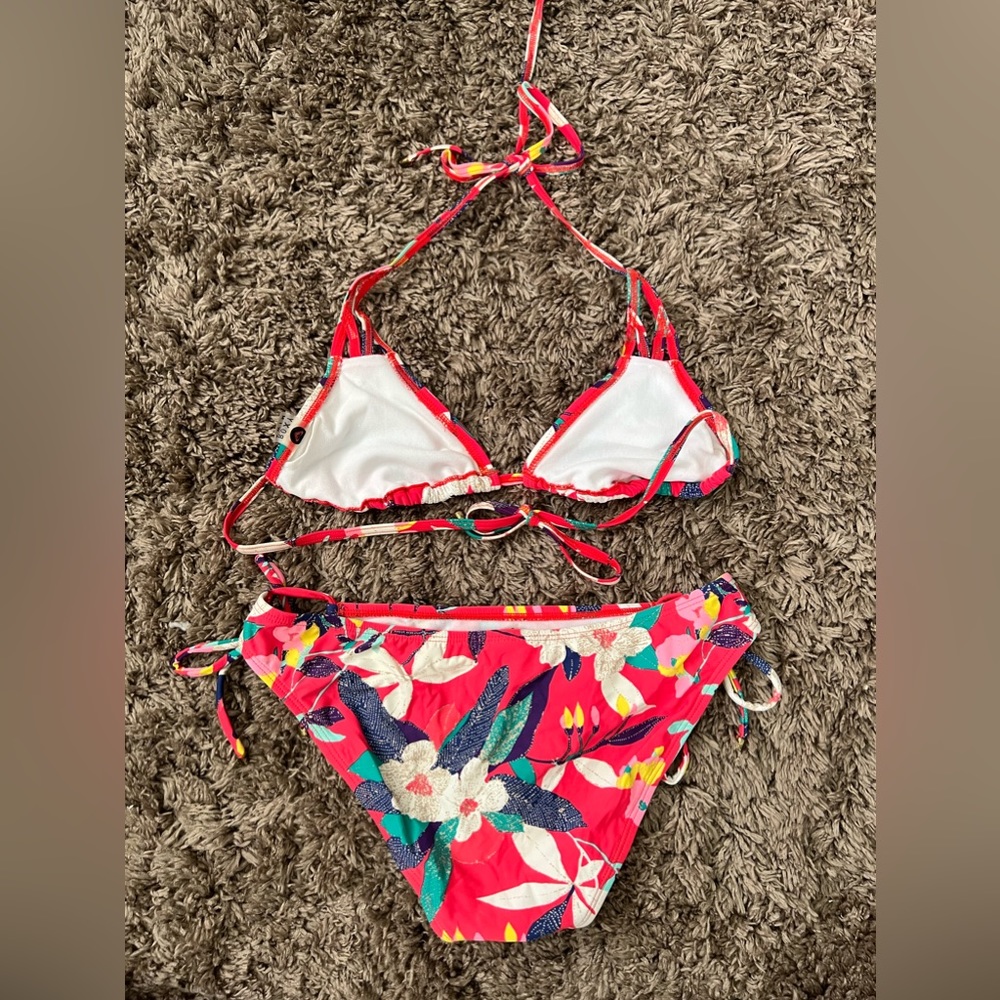 Roxy String Bikini - Picture 3 of 3